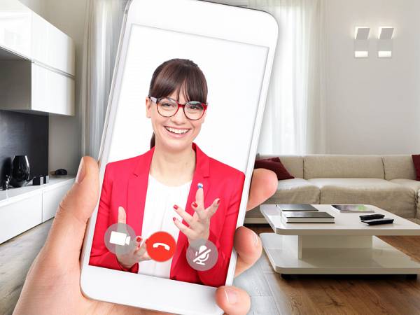Immobilie verkaufen - kostenlose telefonische Beratung © RE/MAX Austria, Christian Postl, shutterstock