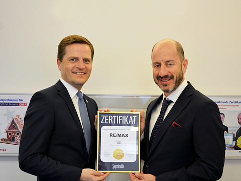 Superbrands Zertifikat bereits zum zweiten Mal an RE/MAX für starke Marke verliehen!
