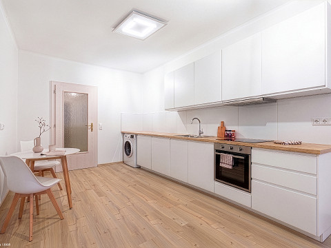 Frisch saniertes 2-Zimmer-Juwel mit Loggia in Linzer Top Stadtlage