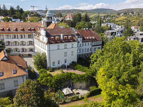 Exklusive Gartenwohnung mit viel Privatsphäre in einem historischen Gebäude des 19. Bezirks