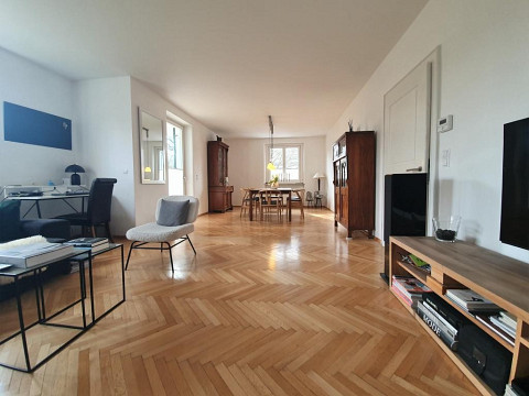 Elegante 5.Zi.-Wohnung mit Sonnenbalkon und Festungsblick im Nonntal