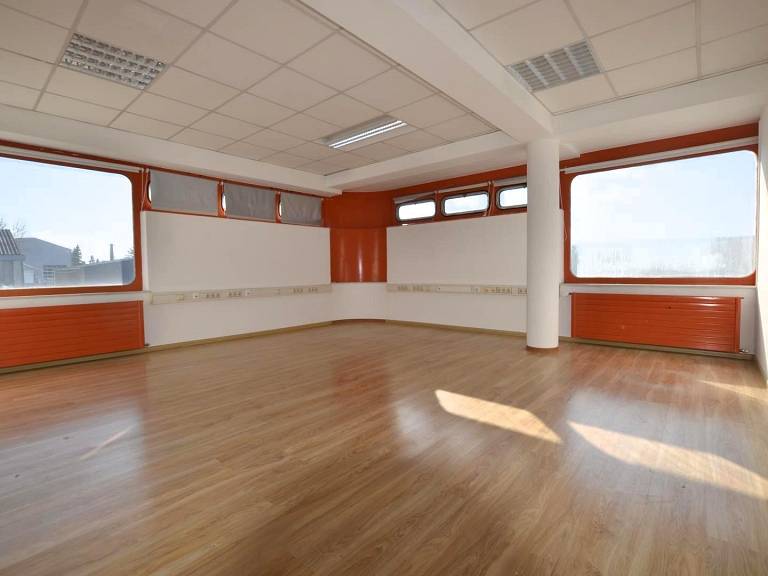 helles Eckbüro -