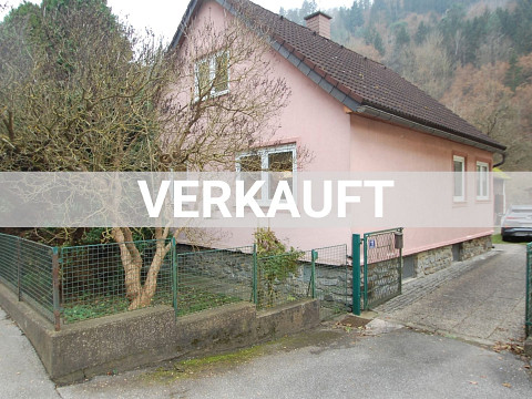 VERKAUFT - Haus mit Wirtschaftsgebäude