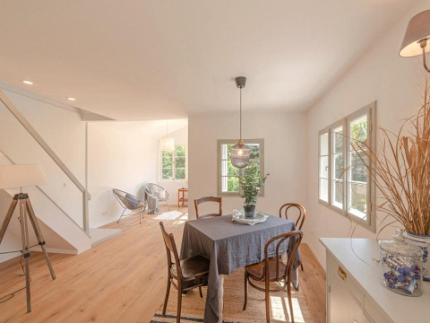VERKAUFT in 6 Tagen   Traumhafter Eigengrund mit stylischem Sommerhaus in Hietzing   